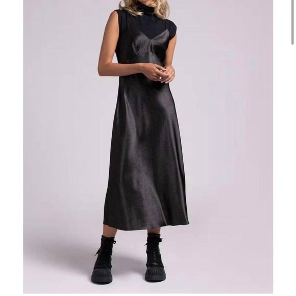 Weekend Los Angeles Dresses & Skirts - Weekend Los Angeles Royce Midi Leopard Floral Slip Dress Medium Black and Brown